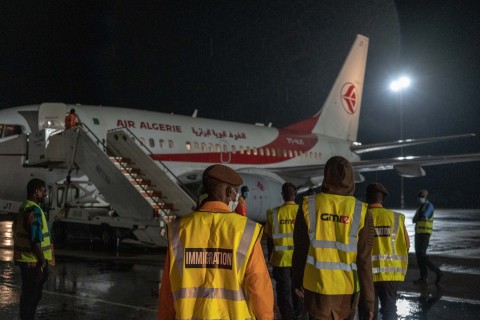 28 Gambians Return Home from Algeria with IOM, EU Support. (c) IOM / Alessandro Lira